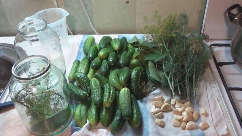 Les meilleures recettes pour mariner les concombres à froid sous un couvercle en nylon