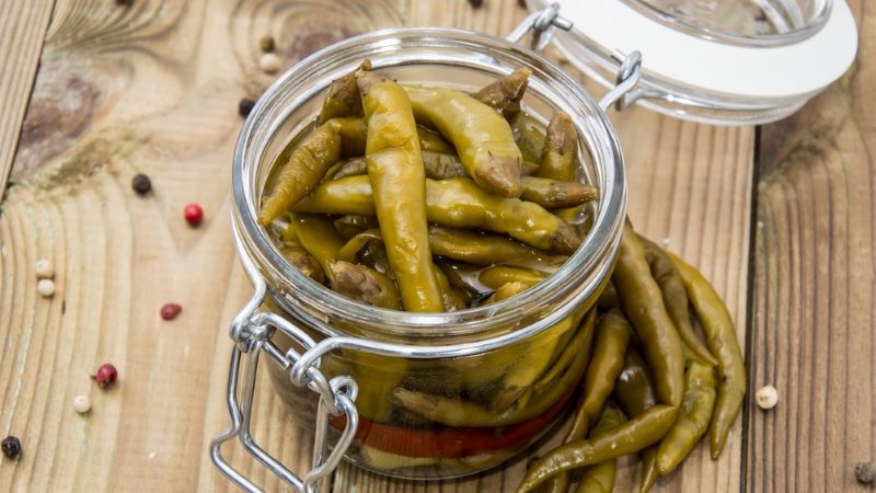 Avantages et inconvénients de la culture du poivre Tsitsak: comment obtenir une bonne récolte