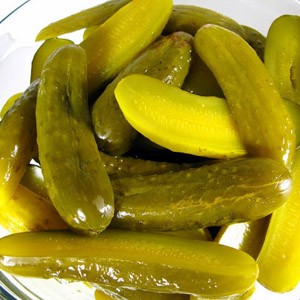 Pourquoi les concombres marinés se ratatinent et comment faire la bonne coupe pour l'éviter