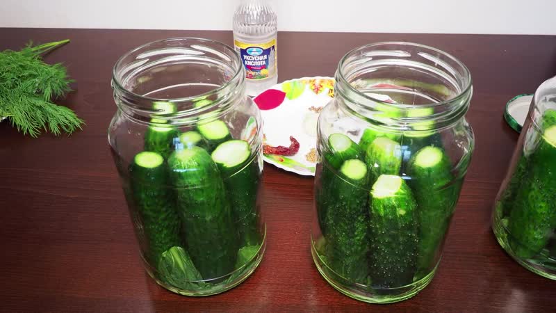 Une sélection de délicieuses recettes de préparations de concombres trop mûrs pour l'hiver