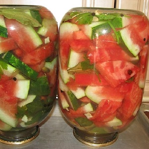 Les recettes les plus délicieuses de pastèques pour l'hiver en pots avec de l'acide citrique