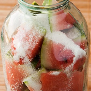 Les recettes les plus délicieuses de pastèques pour l'hiver en pots avec de l'acide citrique