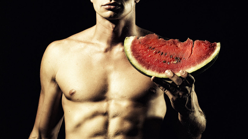 La pastèque garde le pouvoir masculin: comment elle est utile pour le corps