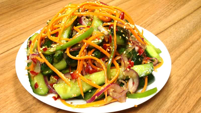 Nous préparons de délicieuses carottes coréennes pour l'hiver sans stérilisation dans des bocaux