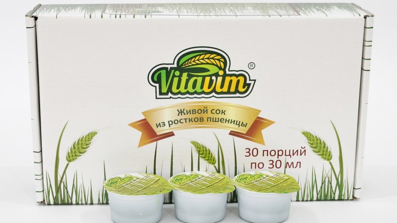 Avantages maximum dans un verre: nous préparons et buvons correctement le jus d'herbe de blé