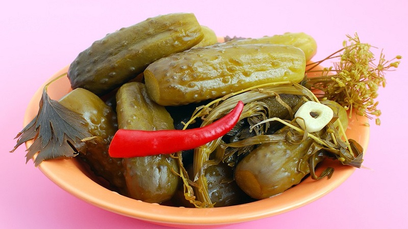 Concombres croustillants pour l'hiver sans stérilisation: méthodes de salage