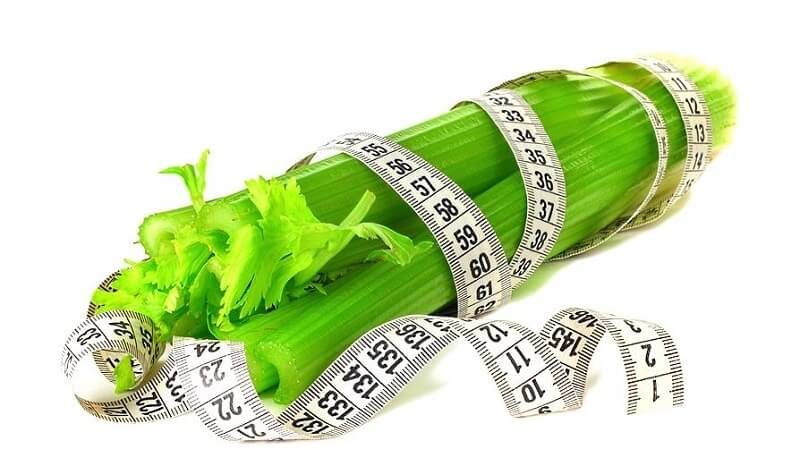 Comment et avec quoi le céleri est-il mangé: recettes