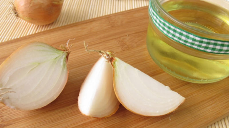 Sauver les enfants d'un rhume: gouttes nasales au jus d'oignon