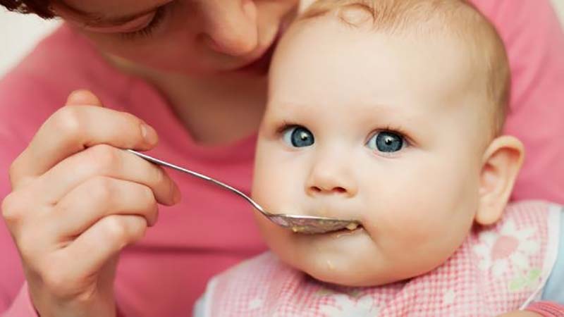 Est-il possible de donner des oignons à un petit enfant et à quel âge