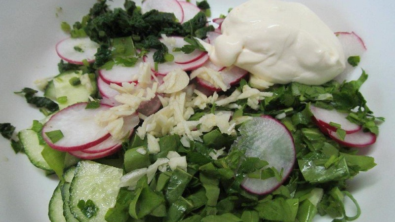 Est-il possible de manger la tige et les feuilles d'un radis