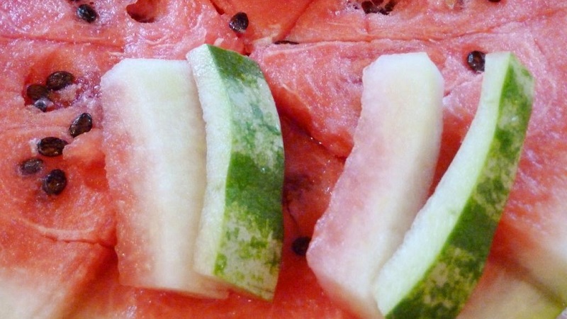 Ne jetez pas les pelures de pastèque: propriétés bénéfiques pour le corps humain