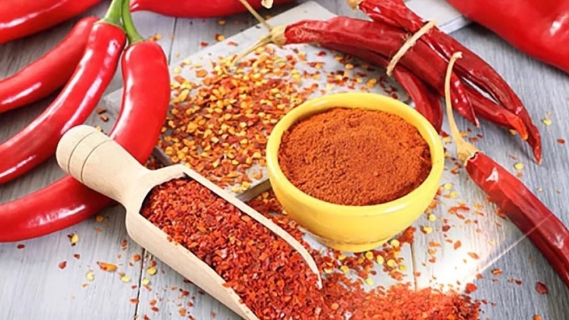 Distinguer les fruits piquants est facile et simple - piment de Cayenne et piment: quelle est la différence et comment ils sont utilisés