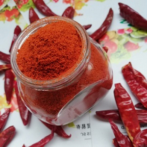 Distinguer les fruits piquants est facile et simple - piment de Cayenne et piment: quelle est la différence et comment ils sont utilisés