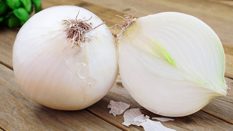 Pourquoi les femmes ont-elles besoin de manger des oignons et en quoi sont-elles utiles?