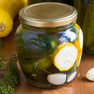 Les recettes les plus délicieuses pour conserver les concombres pour l'hiver