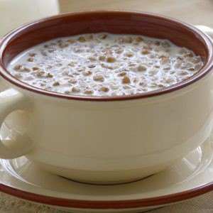 Pourquoi le sarrasin cru avec du kéfir est-il utile: nous perdons du poids et nettoyons le corps à l'aide de la combinaison la plus simple