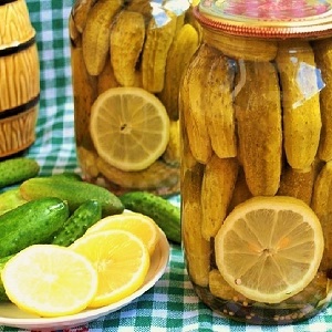 Comment préparer correctement les concombres marinés sans stérilisation pour l'hiver