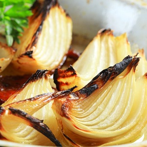 Comment faire cuire des oignons cuits au four pour extraire le pus et l'utiliser correctement