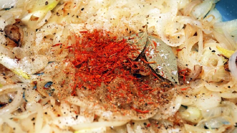 Propriétés utiles des oignons cuits pour le corps et les recettes les plus délicieuses