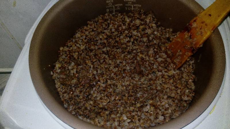 Propriétés utiles et teneur en calories du sarrasin cuit à la vapeur avec de l'eau bouillante