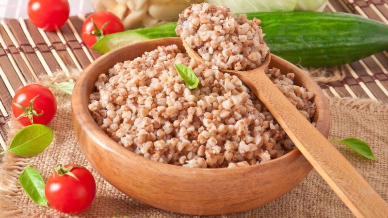 Que se passera-t-il s'il y a du sarrasin tous les jours et à qui un tel régime est contre-indiqué