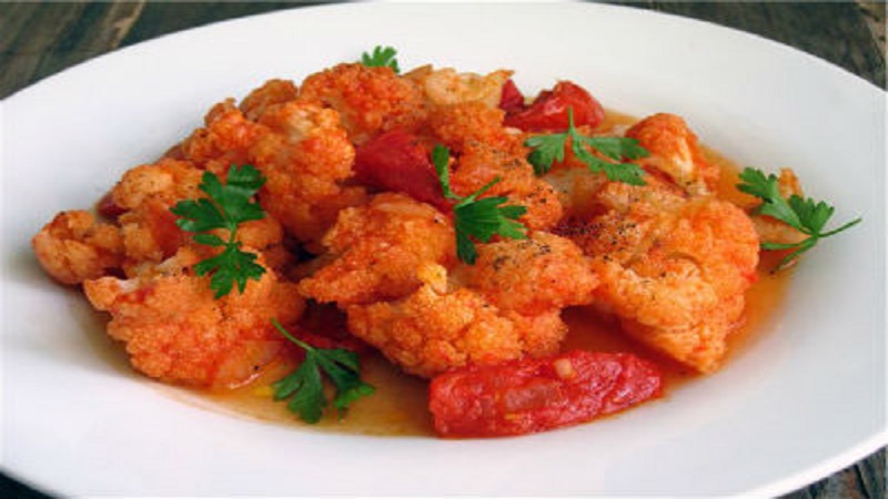 Les meilleures recettes pour récolter le chou dans le jus de tomate pour l'hiver sans stérilisation