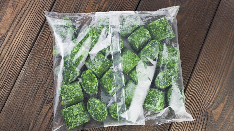 Est-il possible de conserver le persil au congélateur: comment le congeler correctement pour l'hiver