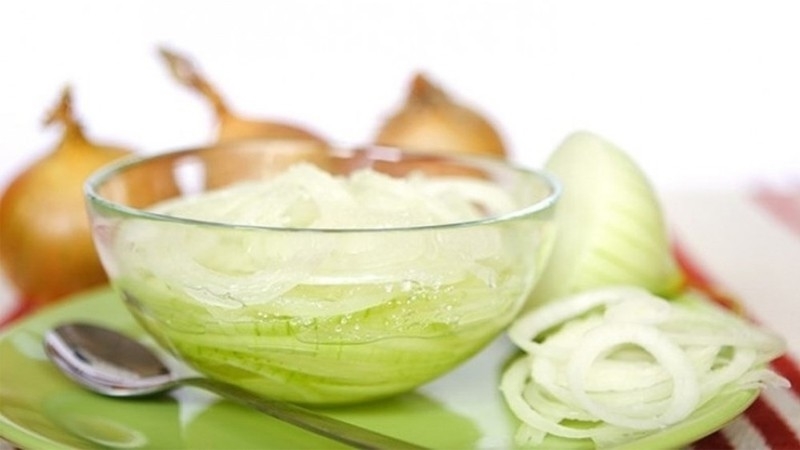 Le sucre et les oignons protègent le rhume des enfants: les recettes les plus efficaces contre la toux