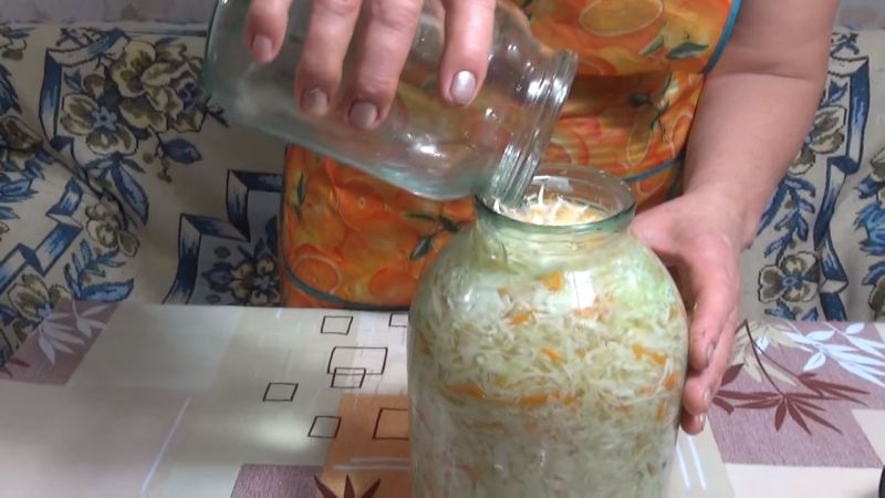 Temps de cuisson pour une délicieuse collation: combien de chou fermente à température ambiante et comment déterminer l'état de préparation