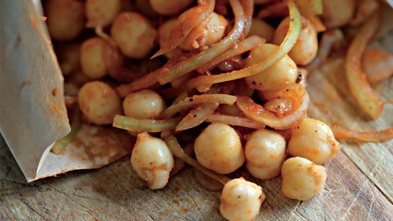 Que se passe-t-il si vous faites frire l'oignon rouge au lieu du blanc et est-il possible de le faire