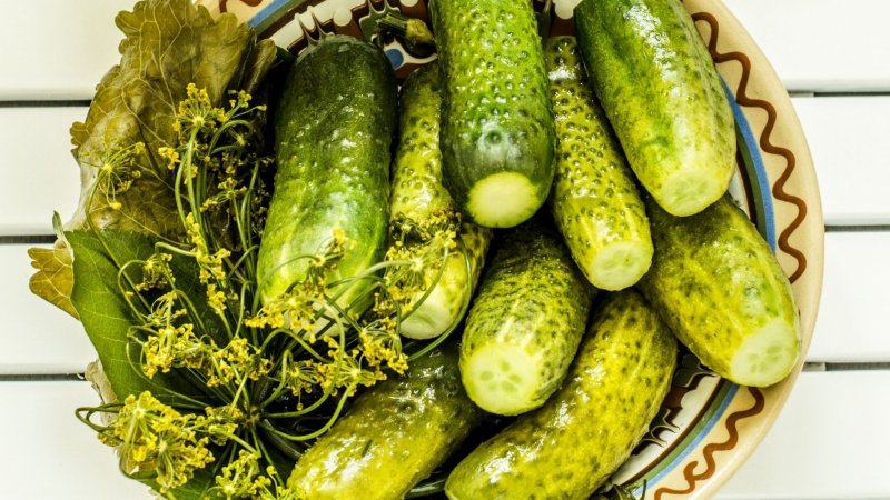 Comment facile et simple de préparer des cornichons pour l'hiver sans vinaigre
