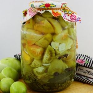 Comment cuisiner des tomates vertes pour l'hiver: recettes simples mais inhabituelles et délicieuses du monde entier