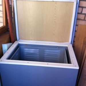 Instructions étape par étape: comment isoler une boîte pour conserver les pommes de terre sur le balcon