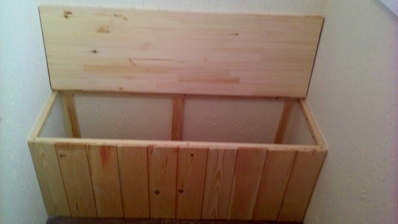 Instructions étape par étape: comment isoler une boîte pour conserver les pommes de terre sur le balcon