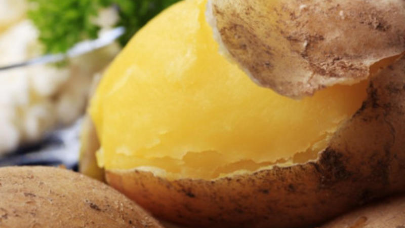 Que faire si les tubercules de pomme de terre deviennent friables pendant la cuisson et pourquoi cela se produit