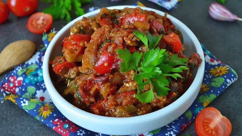 Les meilleures recettes pour l'hiver sans stérilisation: le caviar d'aubergine.