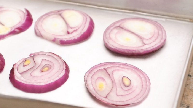 Meilleurs conseils: comment bien sécher les oignons après la récolte du jardin