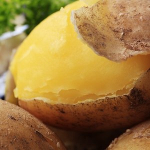 Les avantages et les inconvénients des pommes de terre en veste