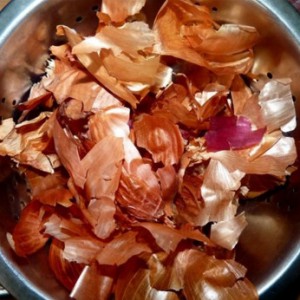 Comment guérir 100 maladies: l'utilisation des pelures d'oignon en médecine traditionnelle