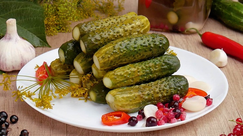 Recettes de concombre croustillant sans stérilisation pour l'hiver