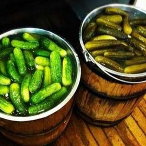 Instructions étape par étape à faire soi-même pour saler les concombres dans un baril