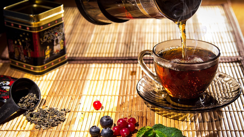 Un guide étape par étape pour la fermentation des feuilles de cassis pour le thé à la maison