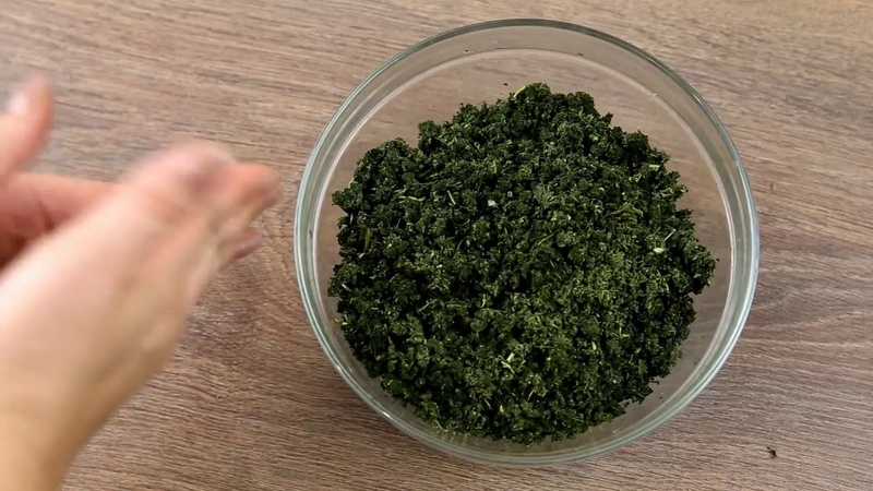 Un guide étape par étape pour la fermentation des feuilles de cassis pour le thé à la maison