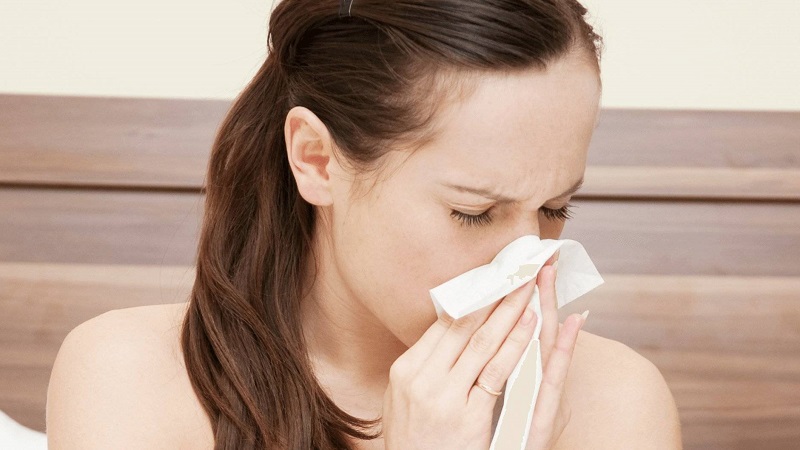 Comment utiliser correctement le jus de carotte pour un rhume: recettes et recommandations