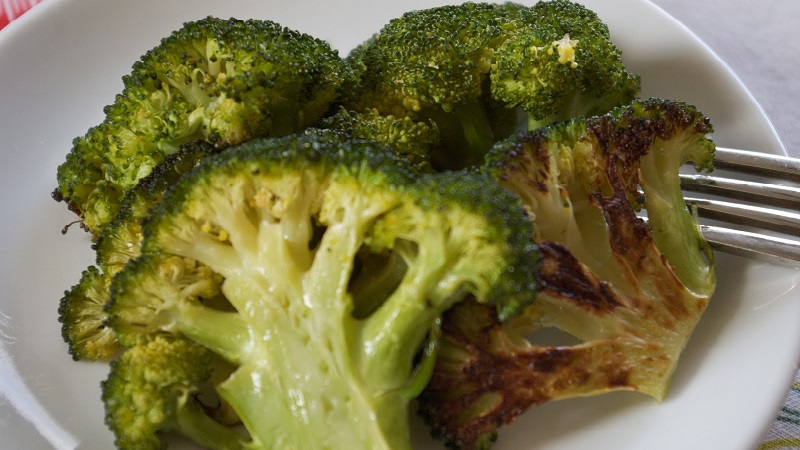 Comment bien congeler le brocoli pour l'hiver à la maison: instructions étape par étape et utilisation du blanc