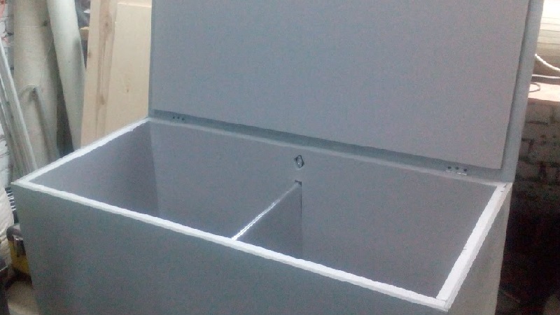 Instructions détaillées: comment faire une boîte pour conserver les pommes de terre sur le balcon