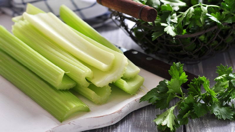 Céleri: quel goût, à quoi il ressemble et comment l'utiliser correctement