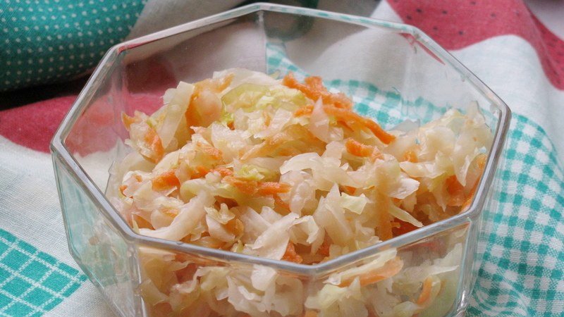 Des ménagères expérimentées vous diront s'il est possible de saler tôt le chou pour l'hiver et comment le faire correctement