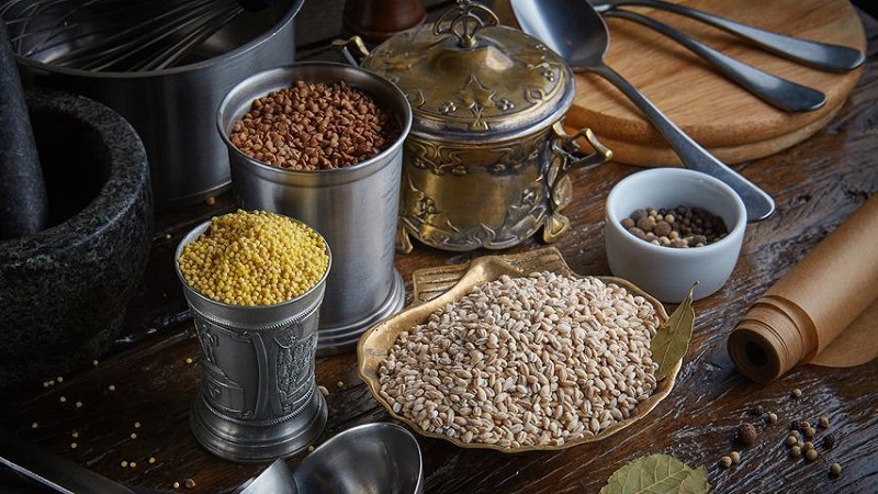Analyse comparative du sarrasin et de l'orge perlé: quelle céréale est la plus saine, laquelle est la plus nutritive