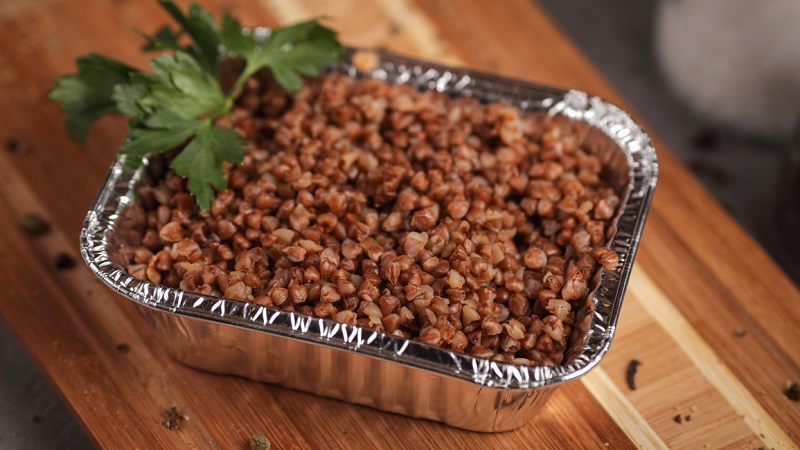 Durée de conservation du sarrasin bouilli: combien de jours peuvent être conservés au réfrigérateur ou à température ambiante